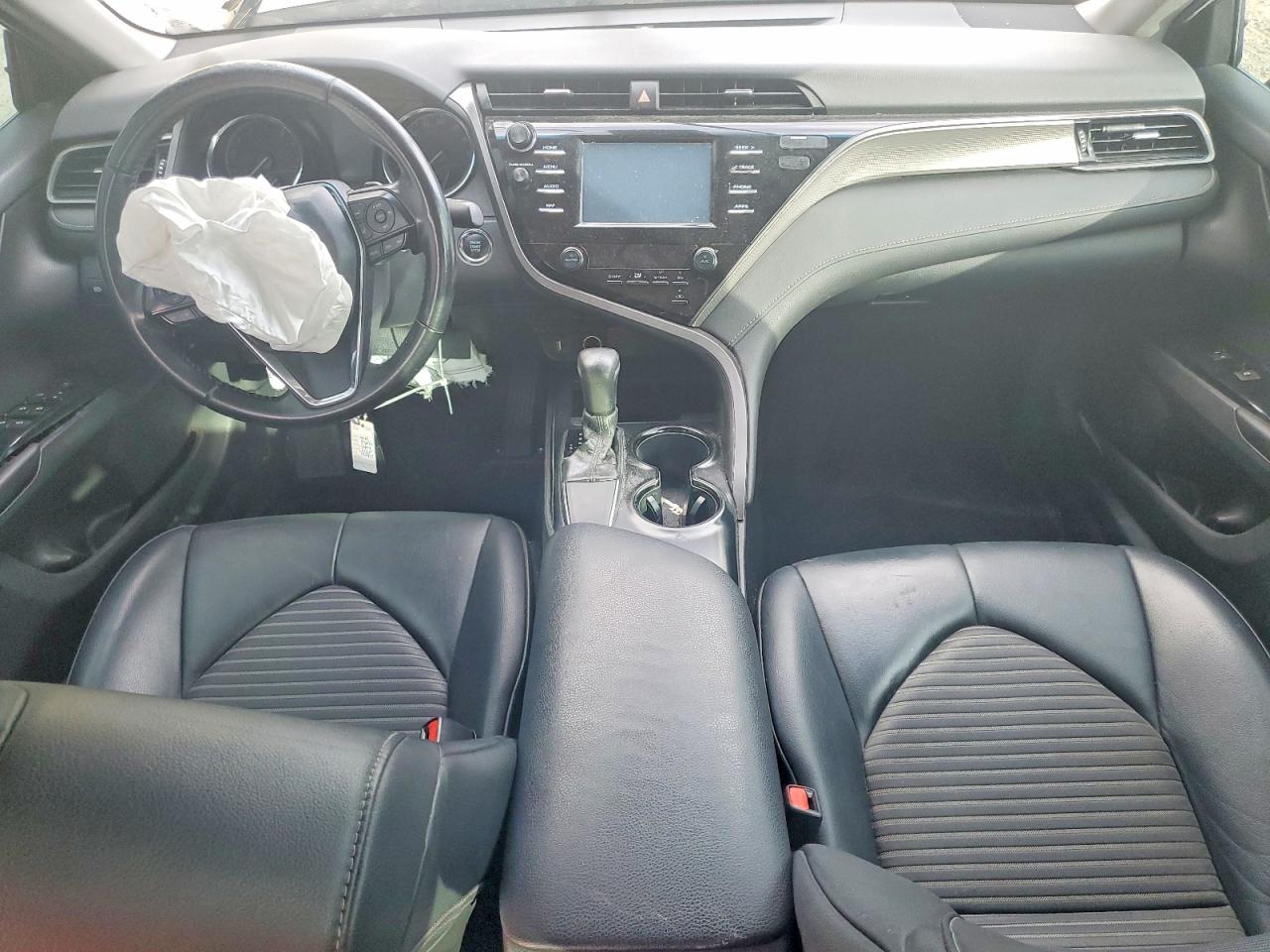 2019 TOYOTA CAMRY SE photo 15
