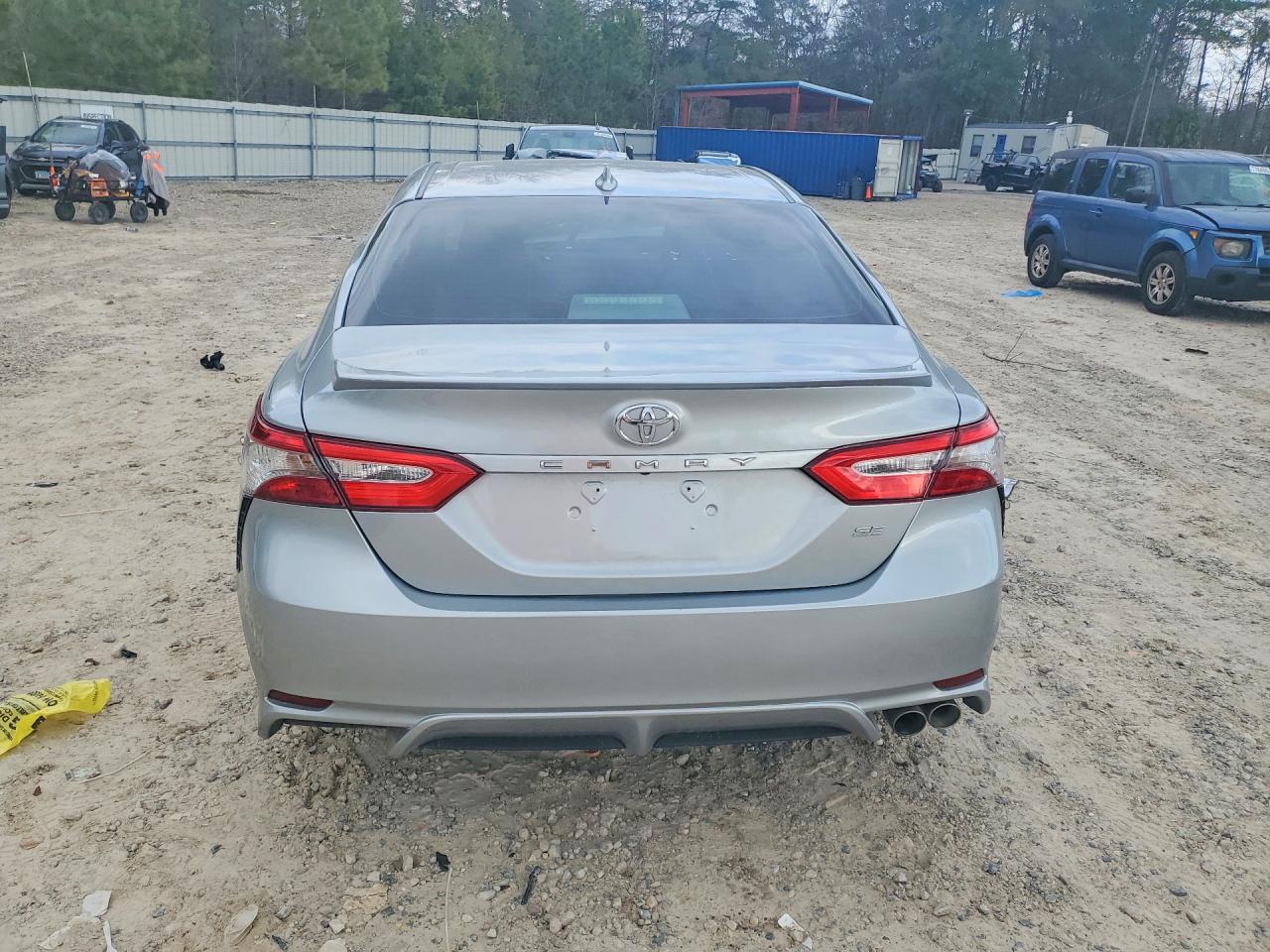 2019 TOYOTA CAMRY SE photo 11