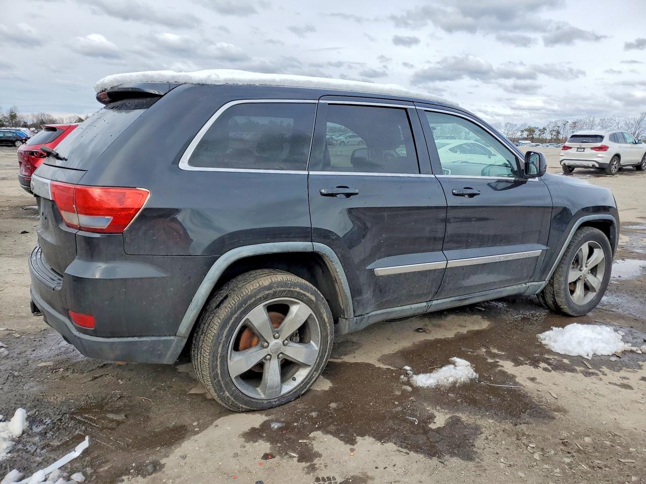 2011 JEEP GRAND CHEROKEE LAREDO photo 5
