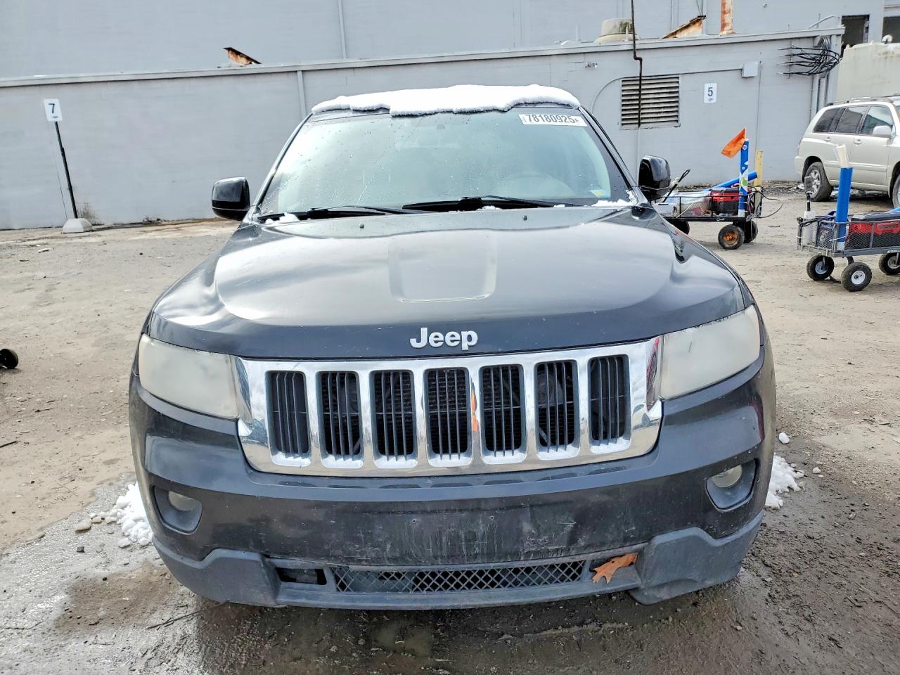 2011 JEEP GRAND CHEROKEE LAREDO photo 9