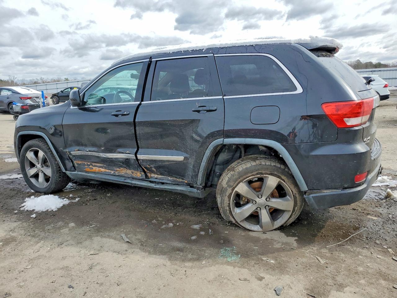 2011 JEEP GRAND CHEROKEE LAREDO photo 3