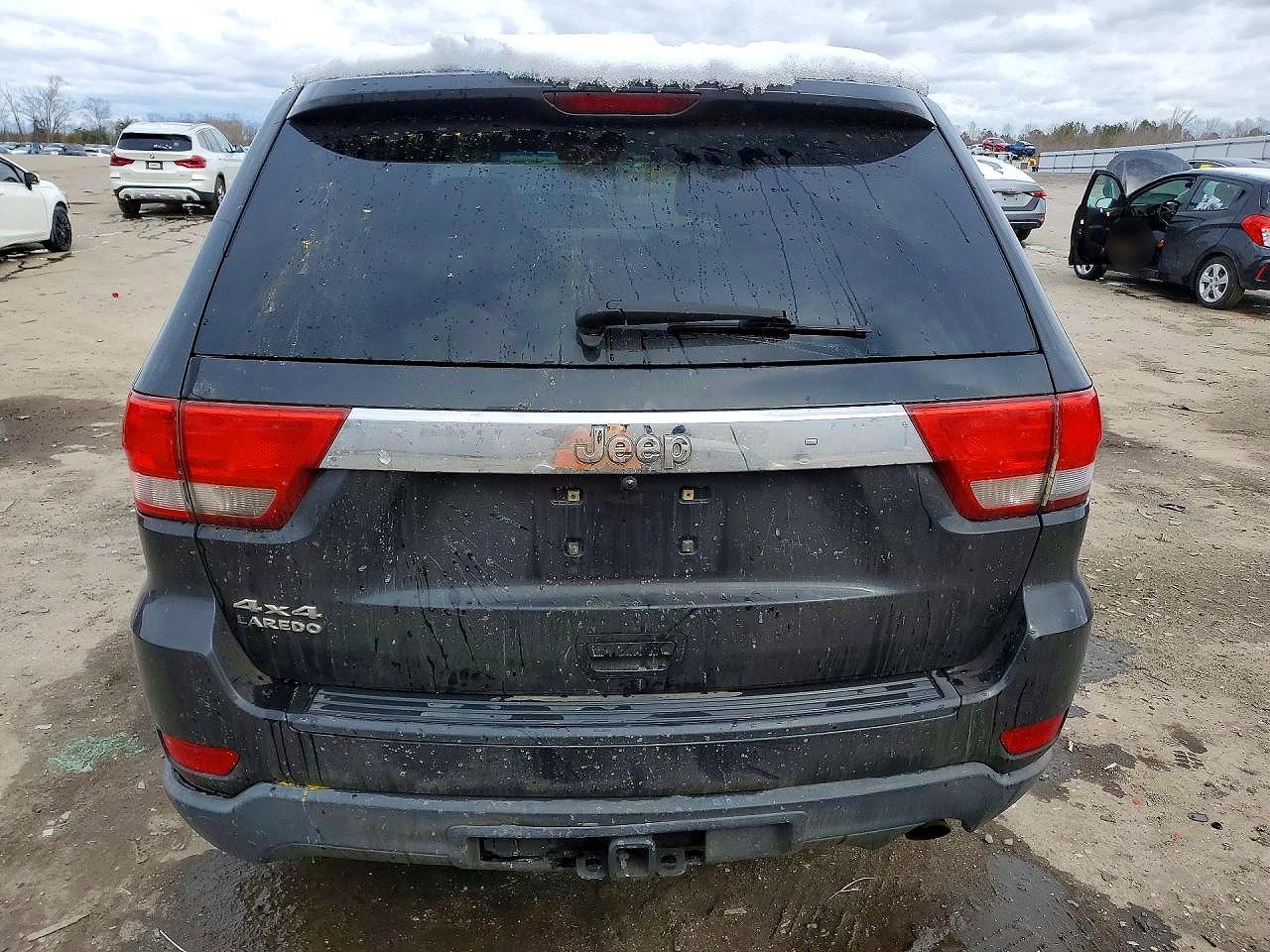 2011 JEEP GRAND CHEROKEE LAREDO photo 11