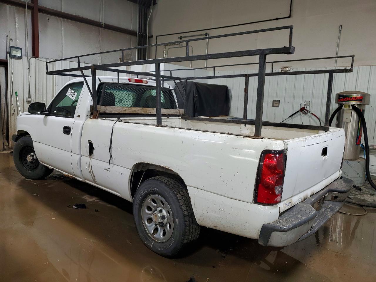 2005 CHEVROLET SILVERADO C1500 photo 3