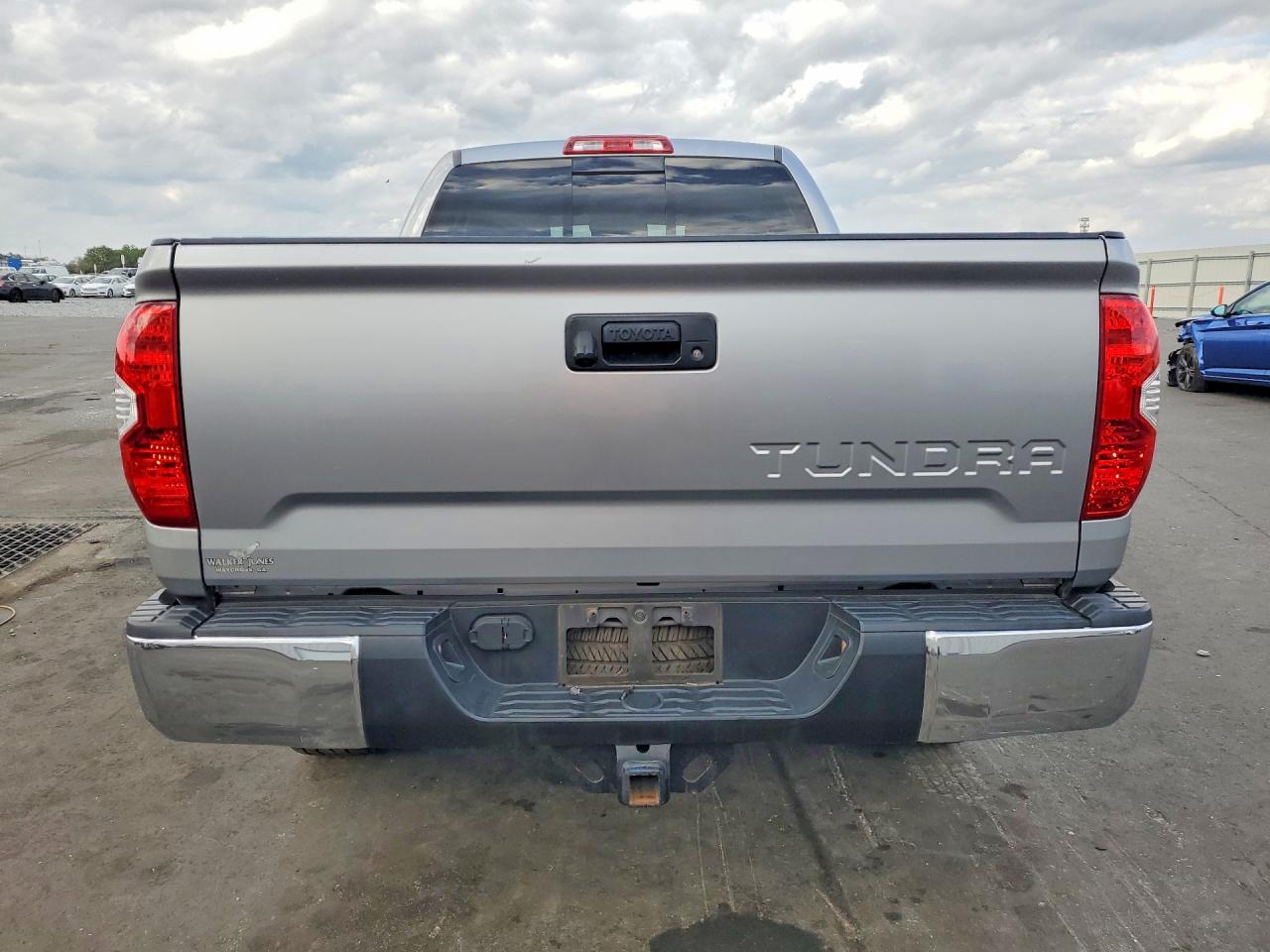 2018 TOYOTA TUNDRA DOUBLE CAB SR photo 16