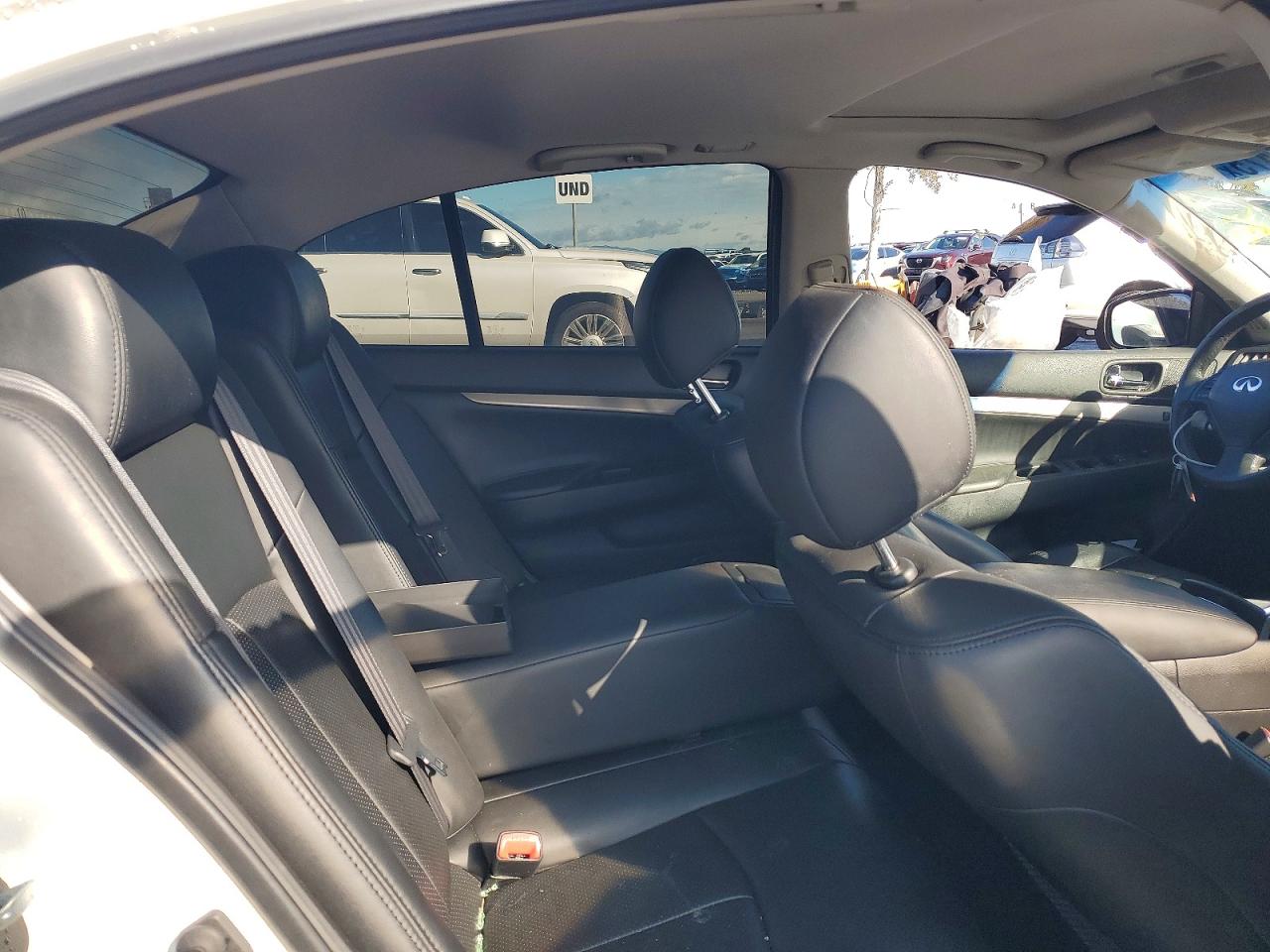 2013 INFINITI G37 BASE photo 19