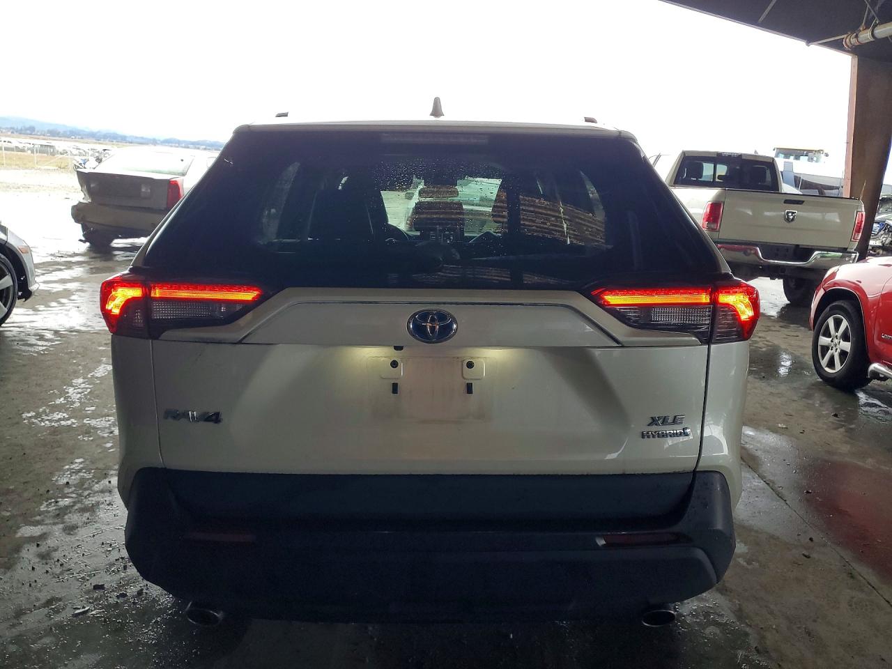 2022 TOYOTA RAV4 XLE PREMIUM photo 6