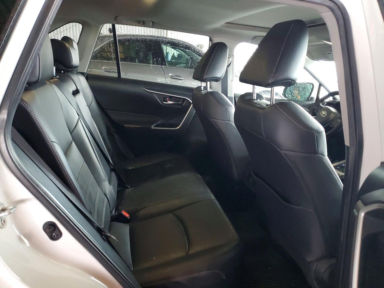 2022 TOYOTA RAV4 XLE PREMIUM photo 10