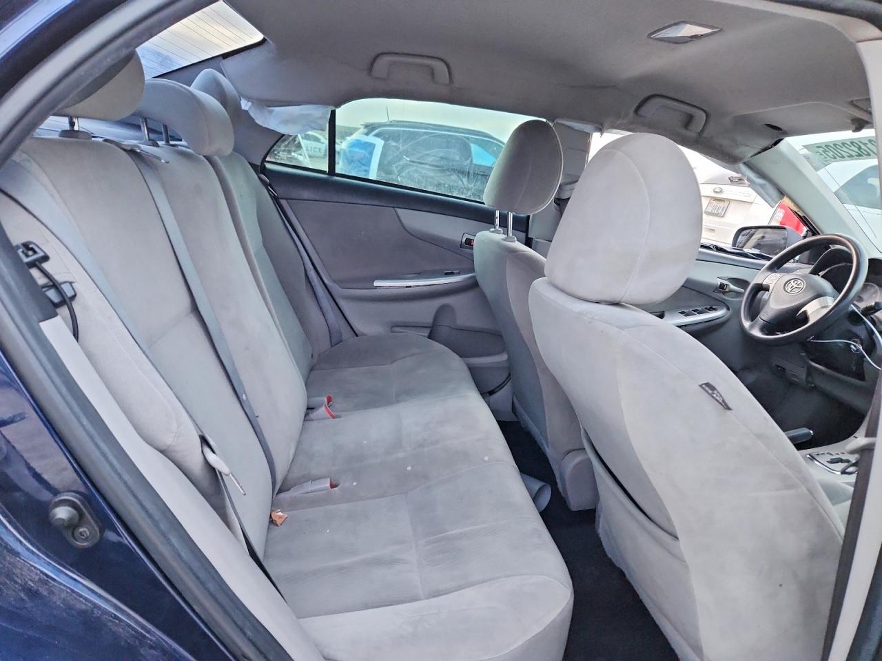 2012 TOYOTA COROLLA LE photo 19