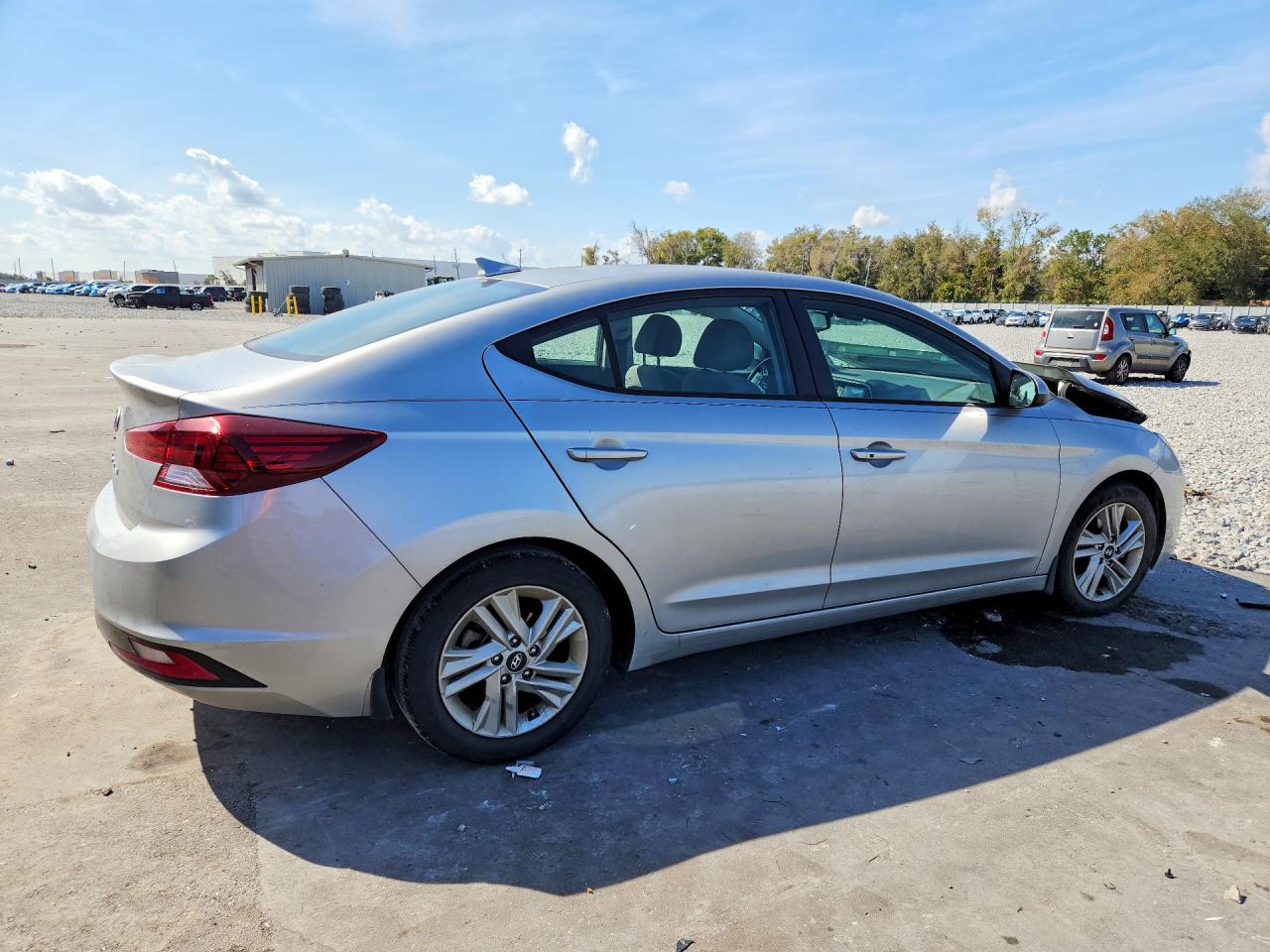 2020 HYUNDAI ELANTRA photo 5