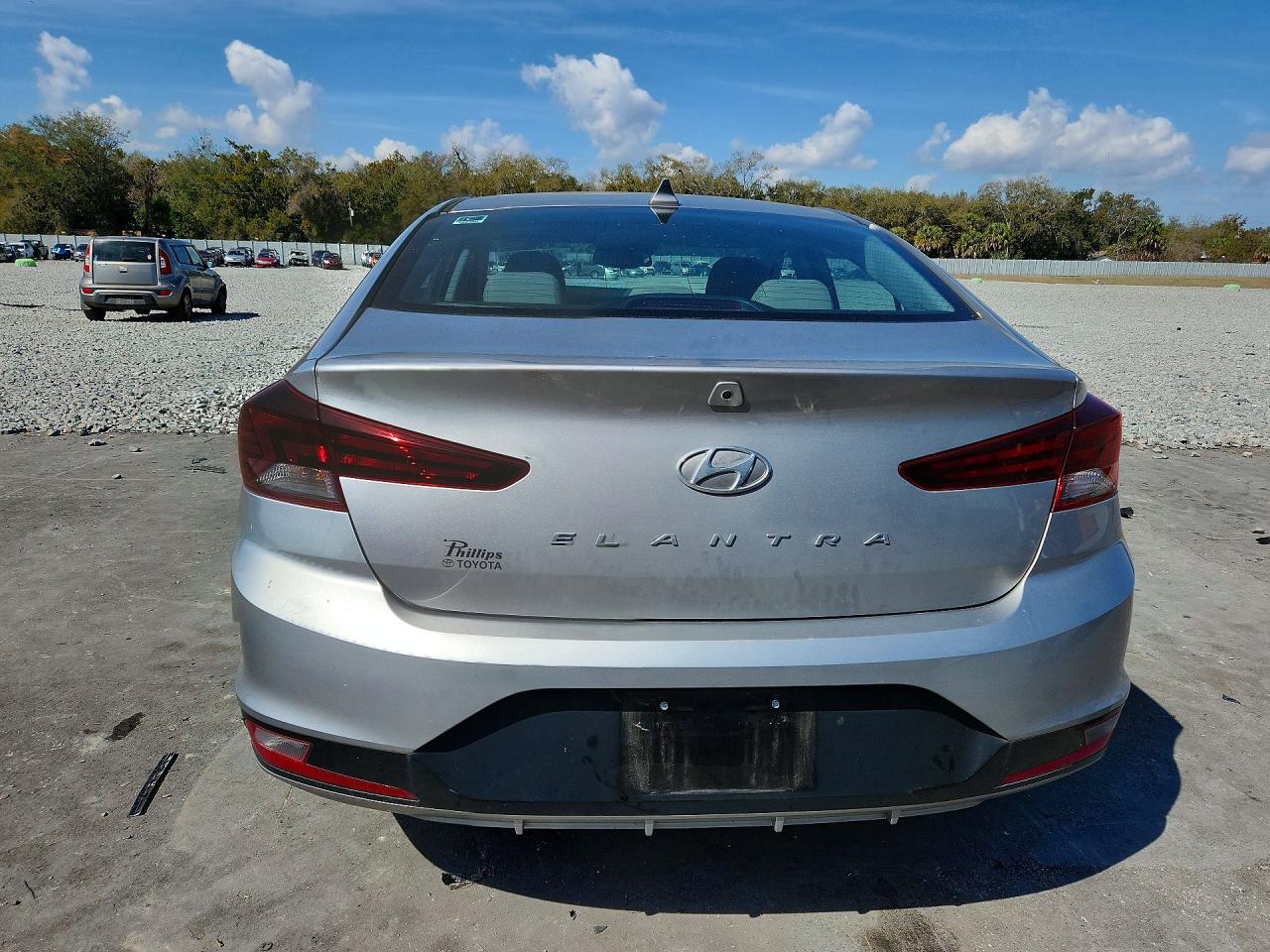 2020 HYUNDAI ELANTRA photo 11