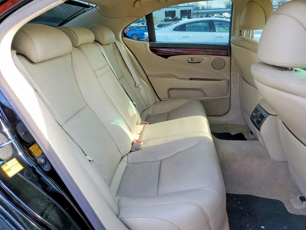 2011 LEXUS LS 460 photo 28