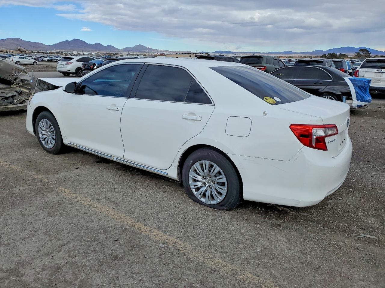 2012 TOYOTA CAMRY LE photo 3