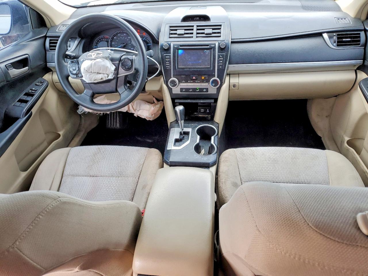 2012 TOYOTA CAMRY LE photo 15