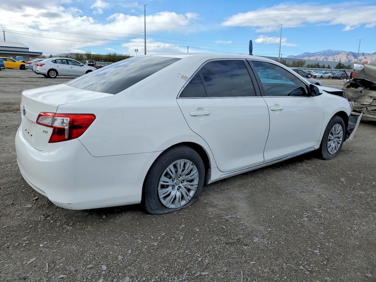 2012 TOYOTA CAMRY LE photo 5
