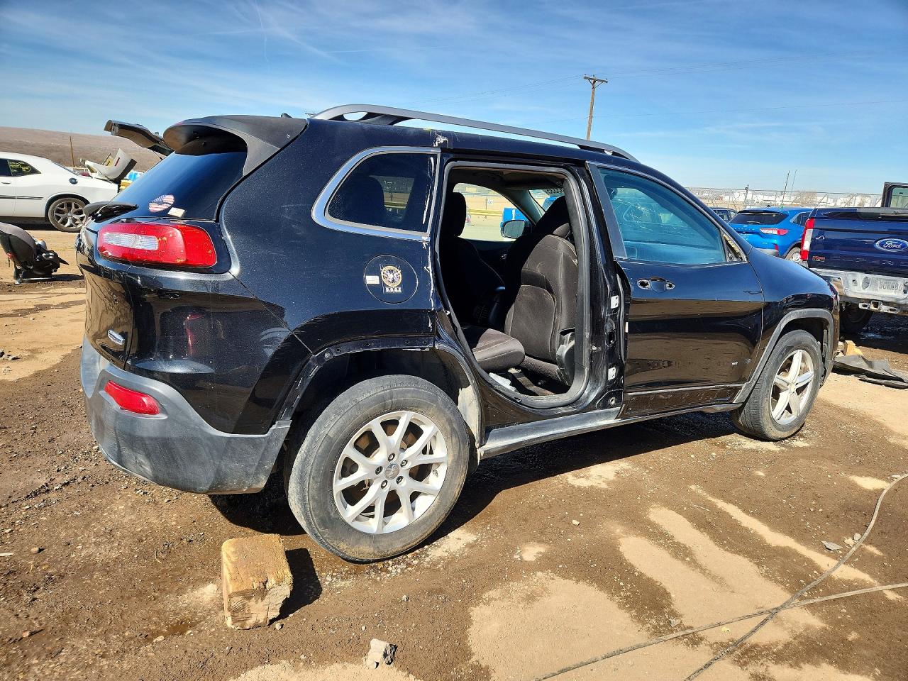 2015 JEEP CHEROKEE LATITUDE photo 3