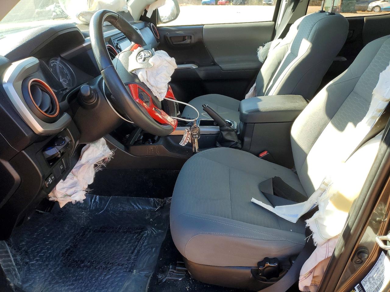 2019 TOYOTA TACOMA SR5 V6 photo 13
