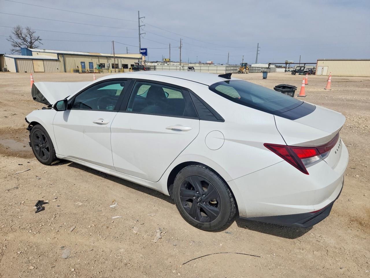 2022 HYUNDAI ELANTRA SEL photo 3