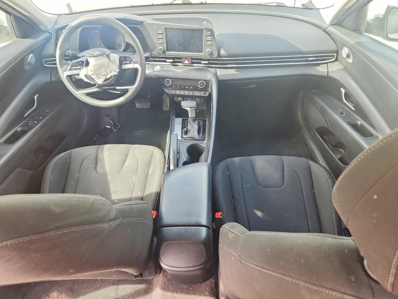 2022 HYUNDAI ELANTRA SEL photo 15