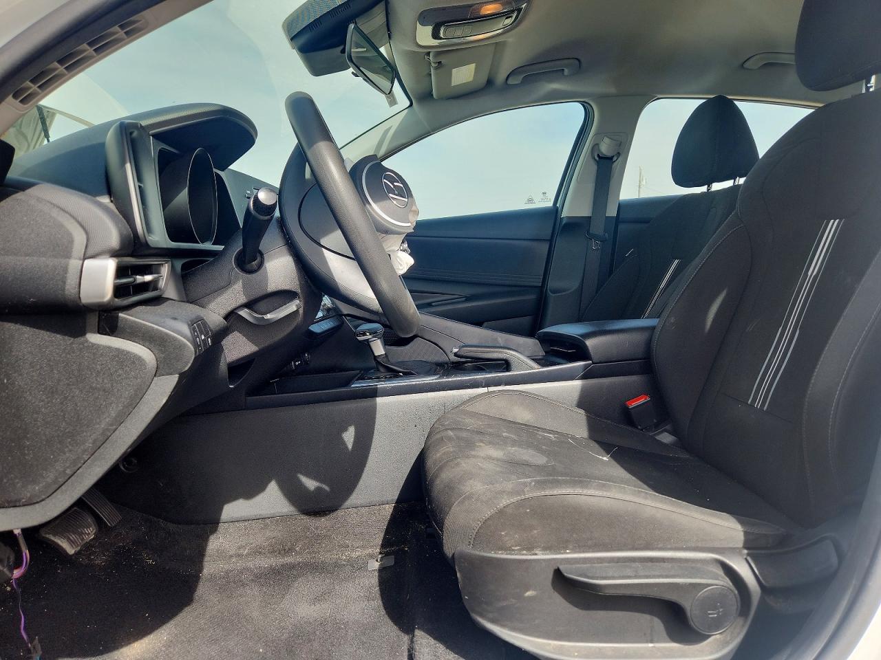 2022 HYUNDAI ELANTRA SEL photo 13