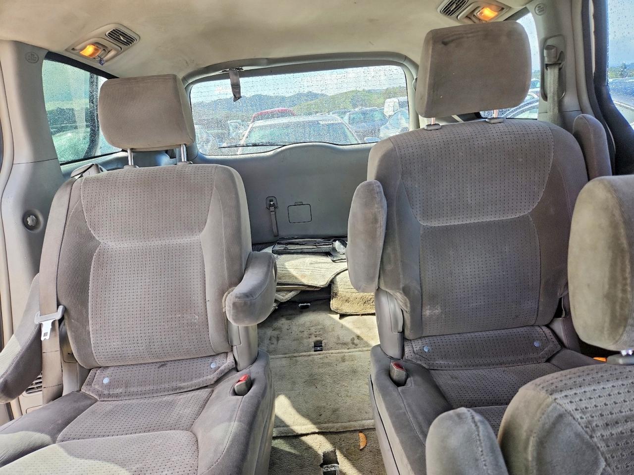 2006 TOYOTA SIENNA CE photo 10