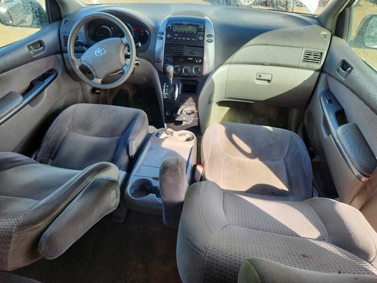2006 TOYOTA SIENNA CE photo 8