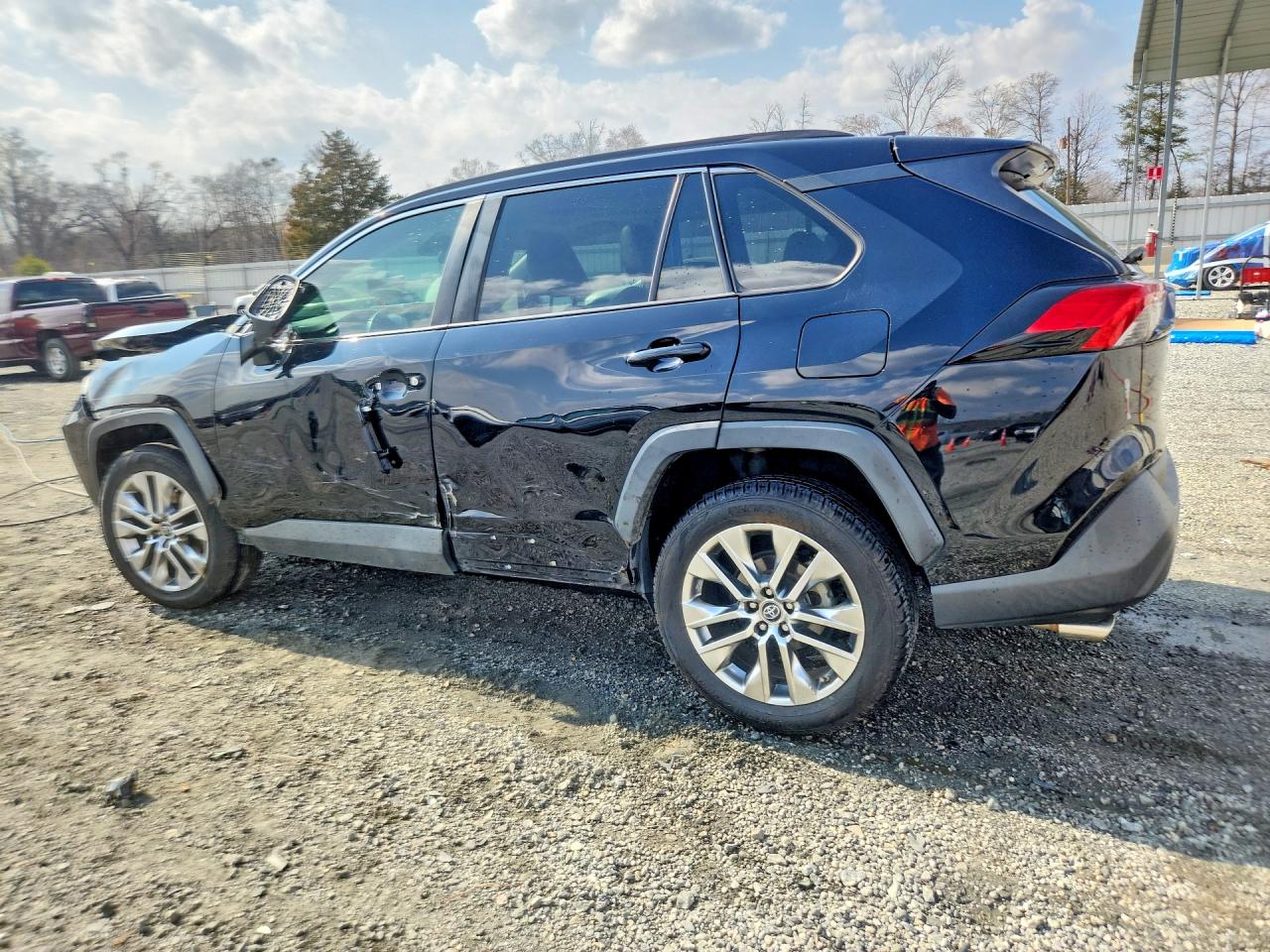 2019 TOYOTA RAV4 XLE PREMIUM photo 3