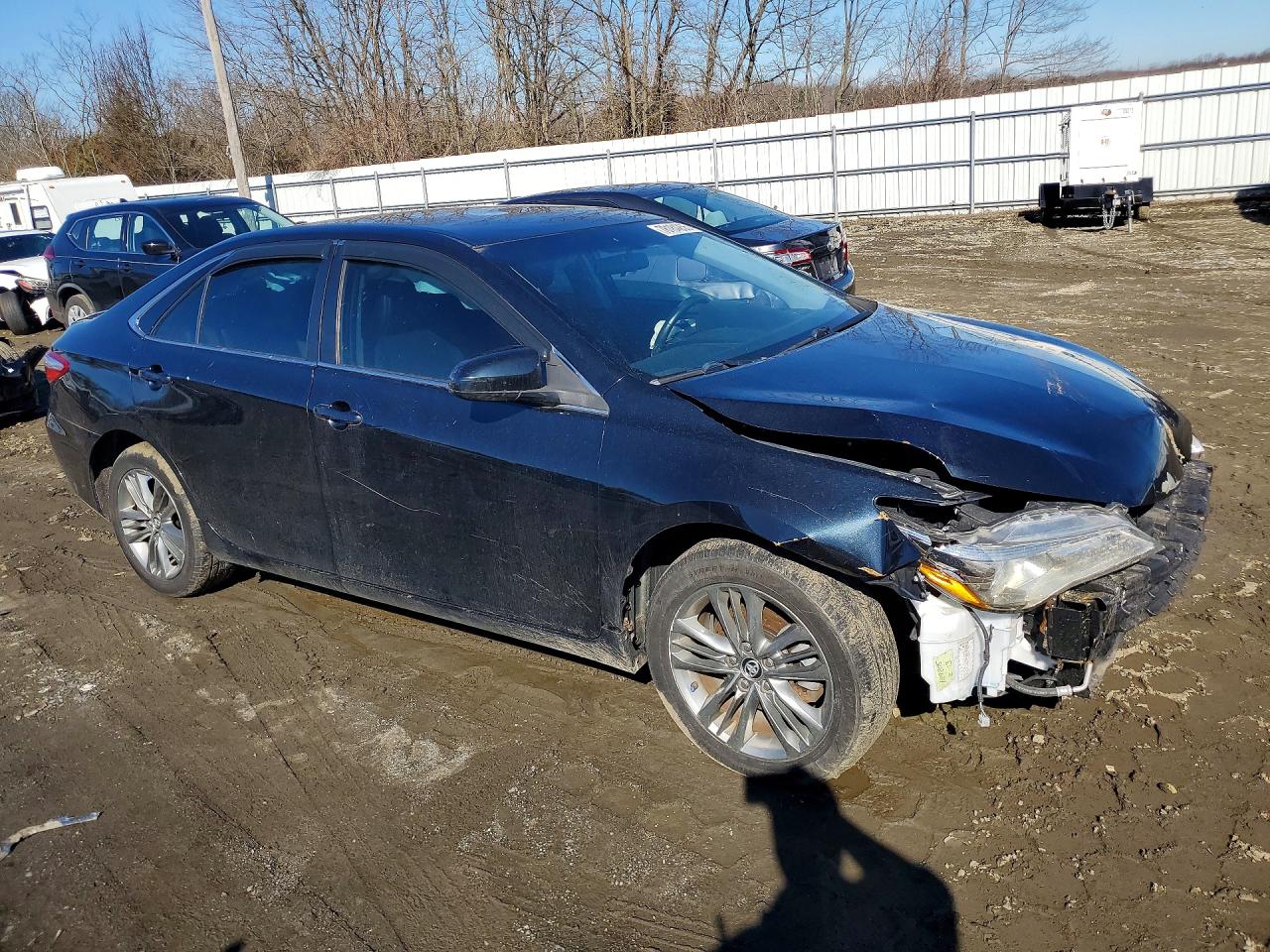 2017 TOYOTA CAMRY LE photo 4
