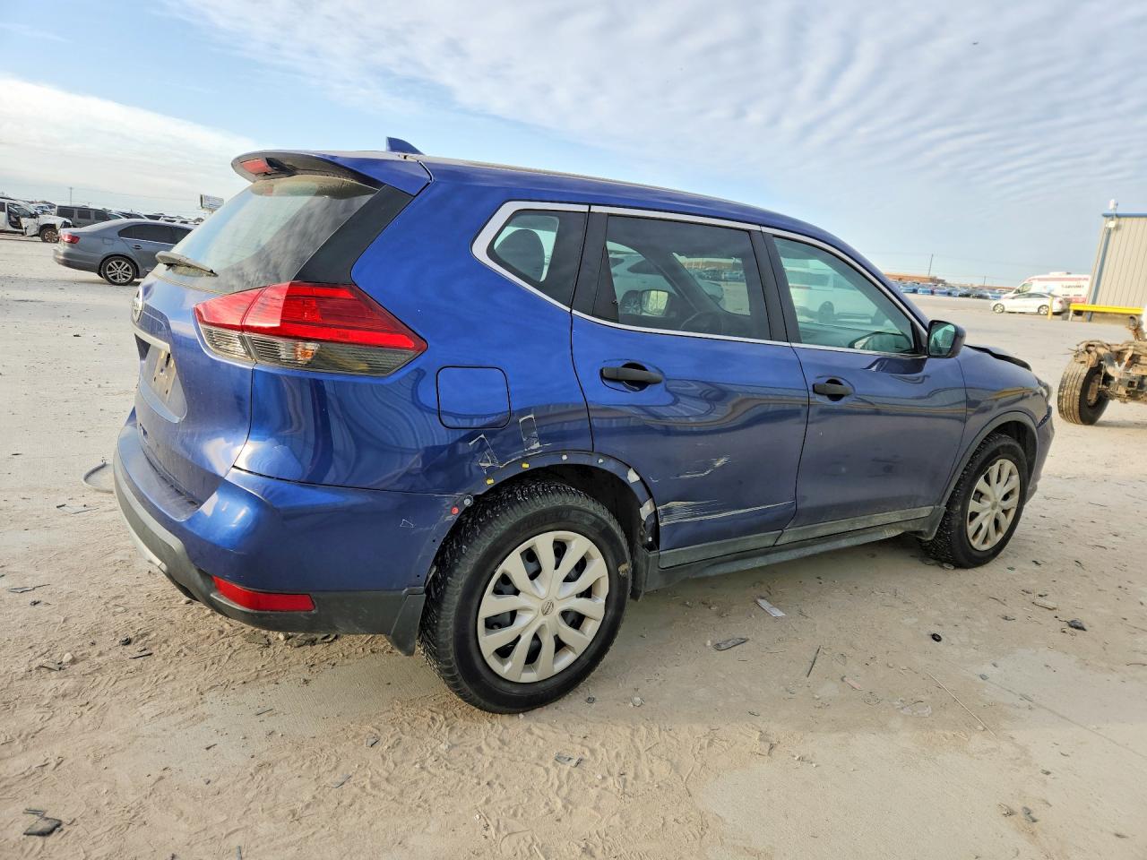 2017 NISSAN ROGUE S photo 5