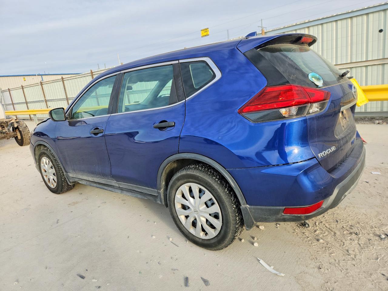 2017 NISSAN ROGUE S photo 3