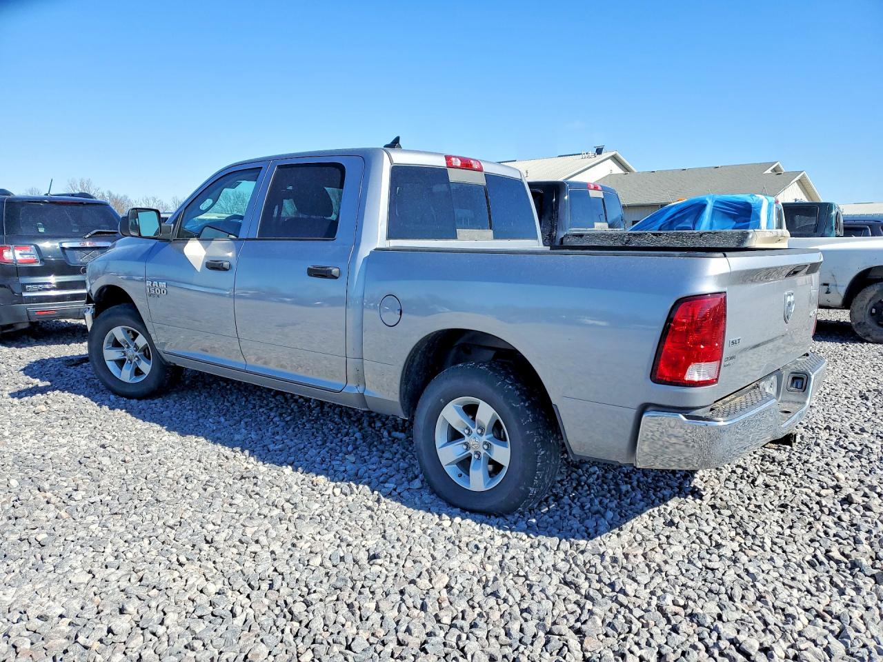 2023 RAM 1500 CLASSIC SLT photo 2