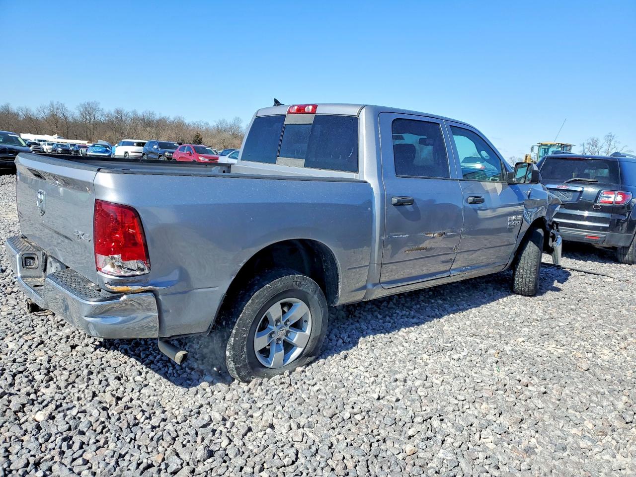 2023 RAM 1500 CLASSIC SLT photo 3