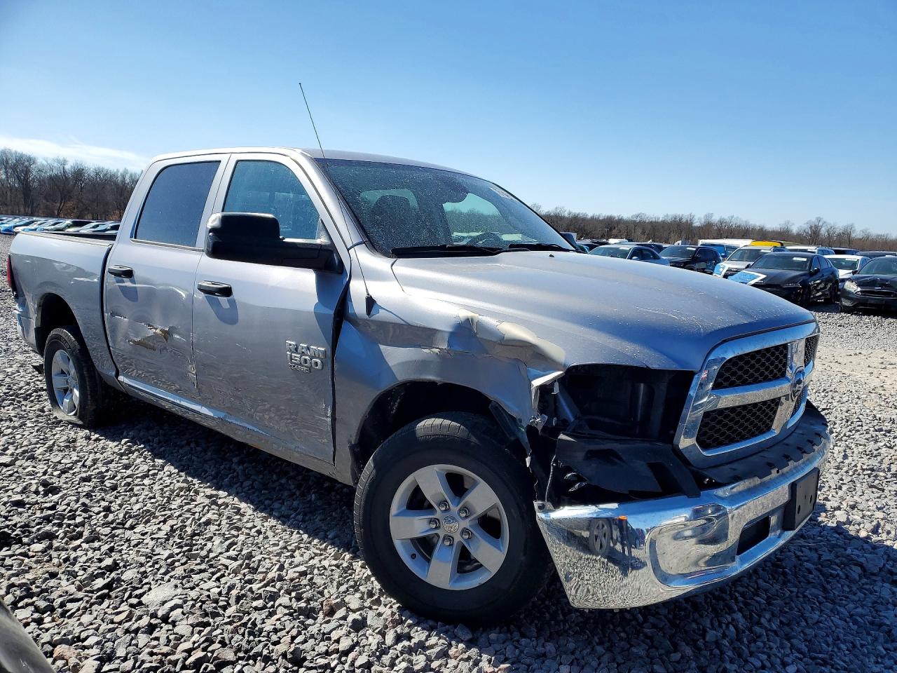 2023 RAM 1500 CLASSIC SLT photo 4