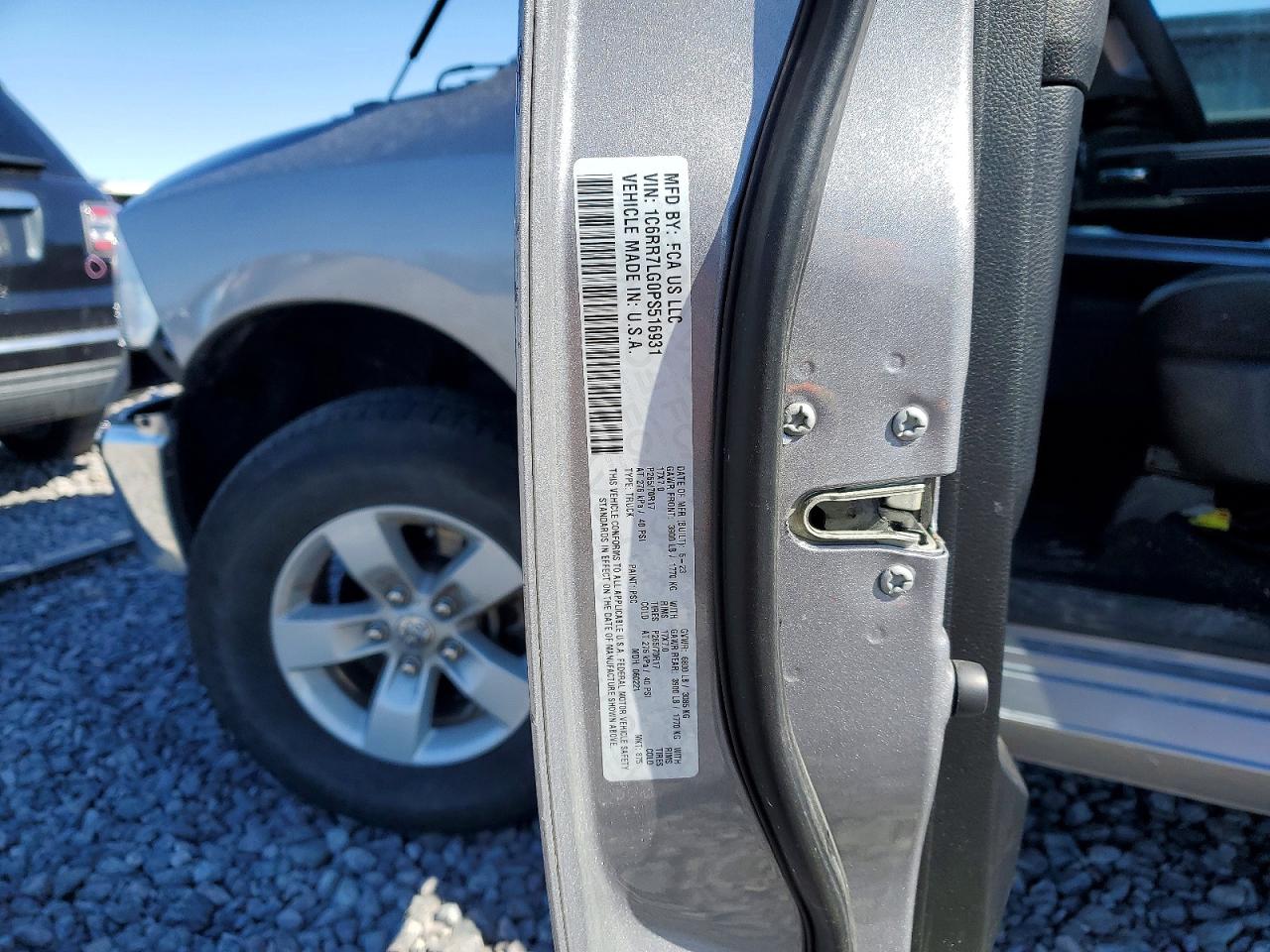 2023 RAM 1500 CLASSIC SLT photo 12