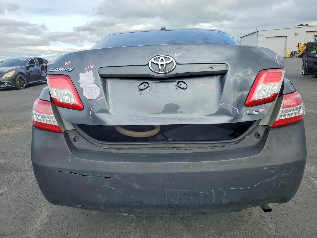 2011 TOYOTA CAMRY BASE photo 6