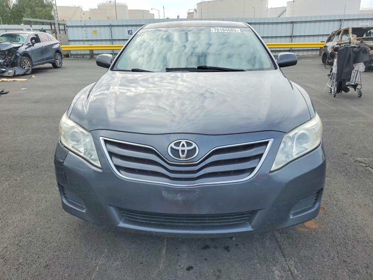 2011 TOYOTA CAMRY BASE photo 5