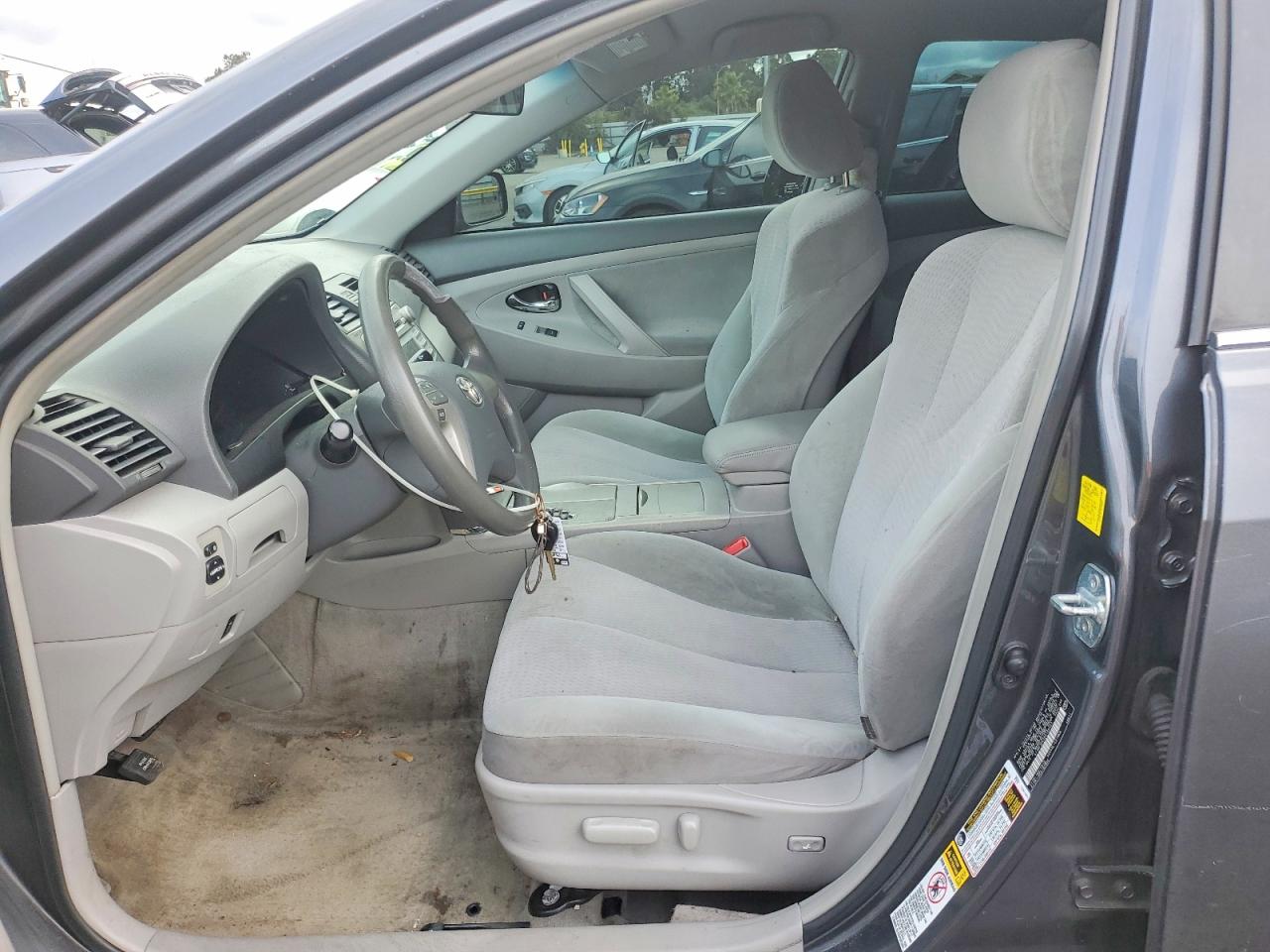 2011 TOYOTA CAMRY BASE photo 7