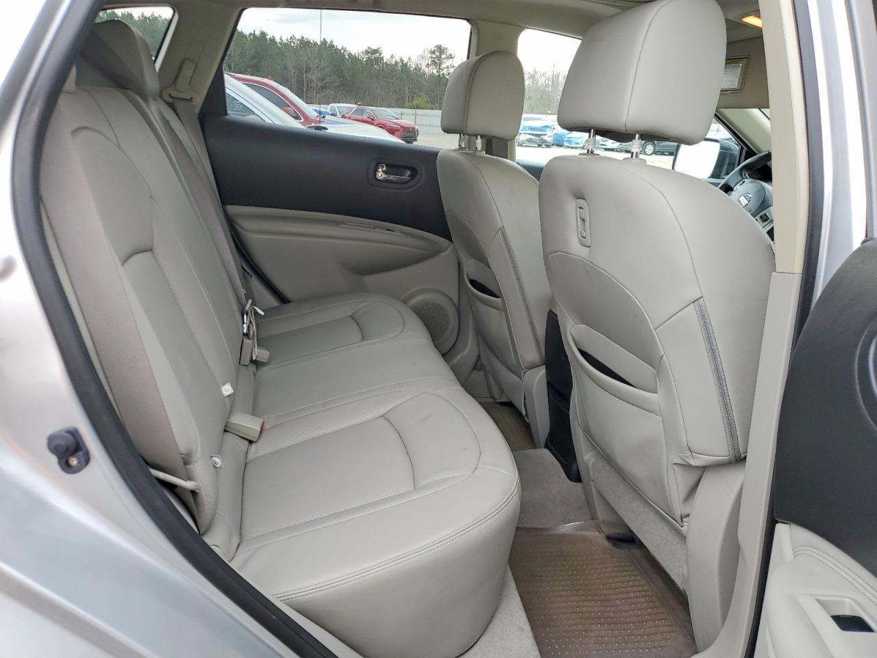 2011 NISSAN ROGUE S photo 28