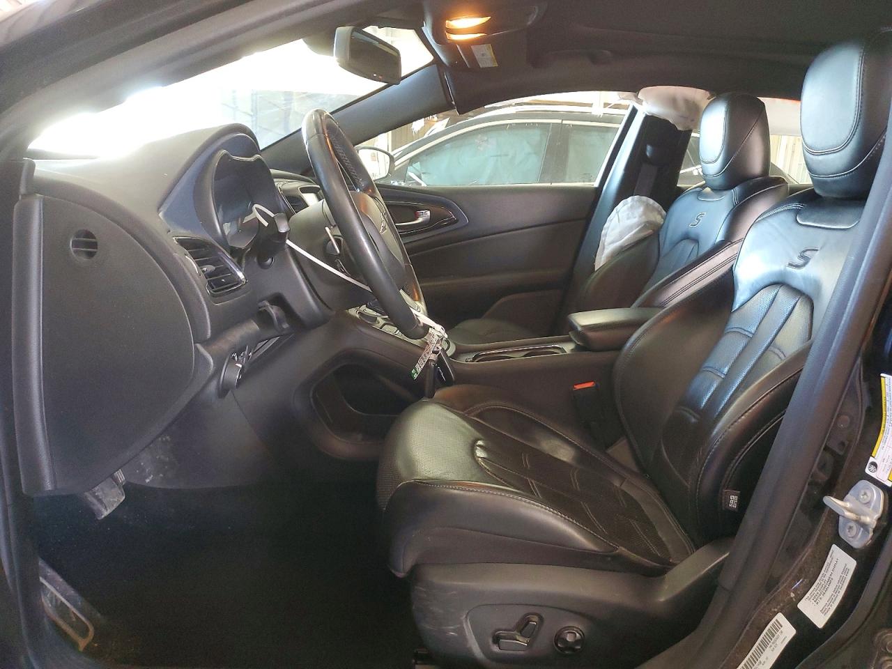2016 CHRYSLER 200 S photo 7