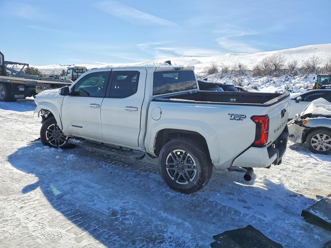 2025 TOYOTA TACOMA DOUBLE CAB photo 3