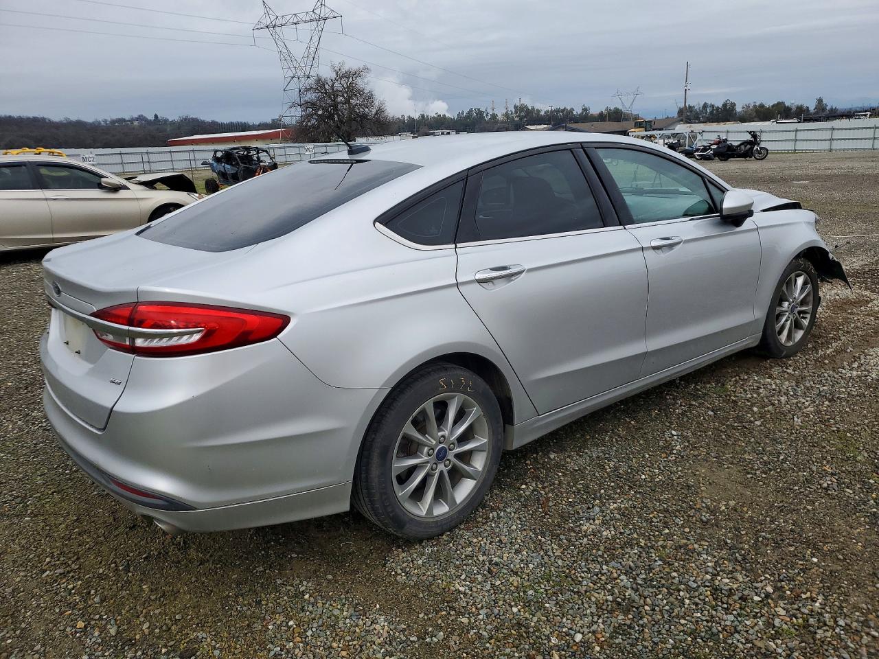 2017 FORD FUSION SE photo 5