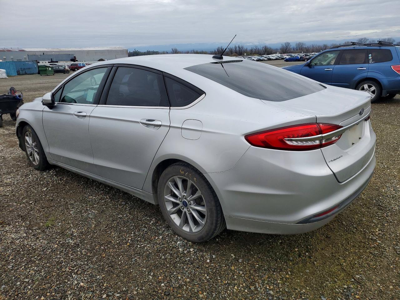 2017 FORD FUSION SE photo 3