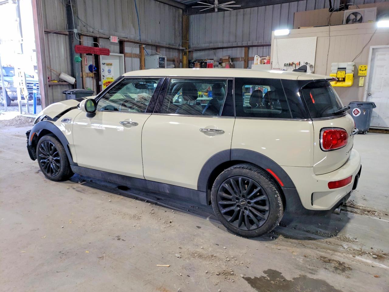2019 MINI COOPER S CLUBMAN photo 2