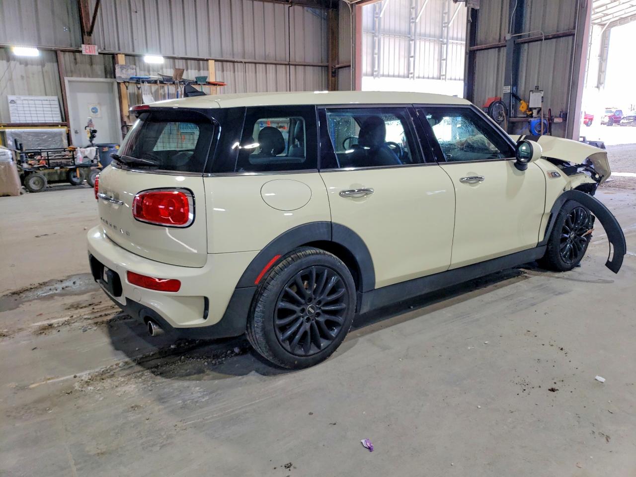 2019 MINI COOPER S CLUBMAN photo 3