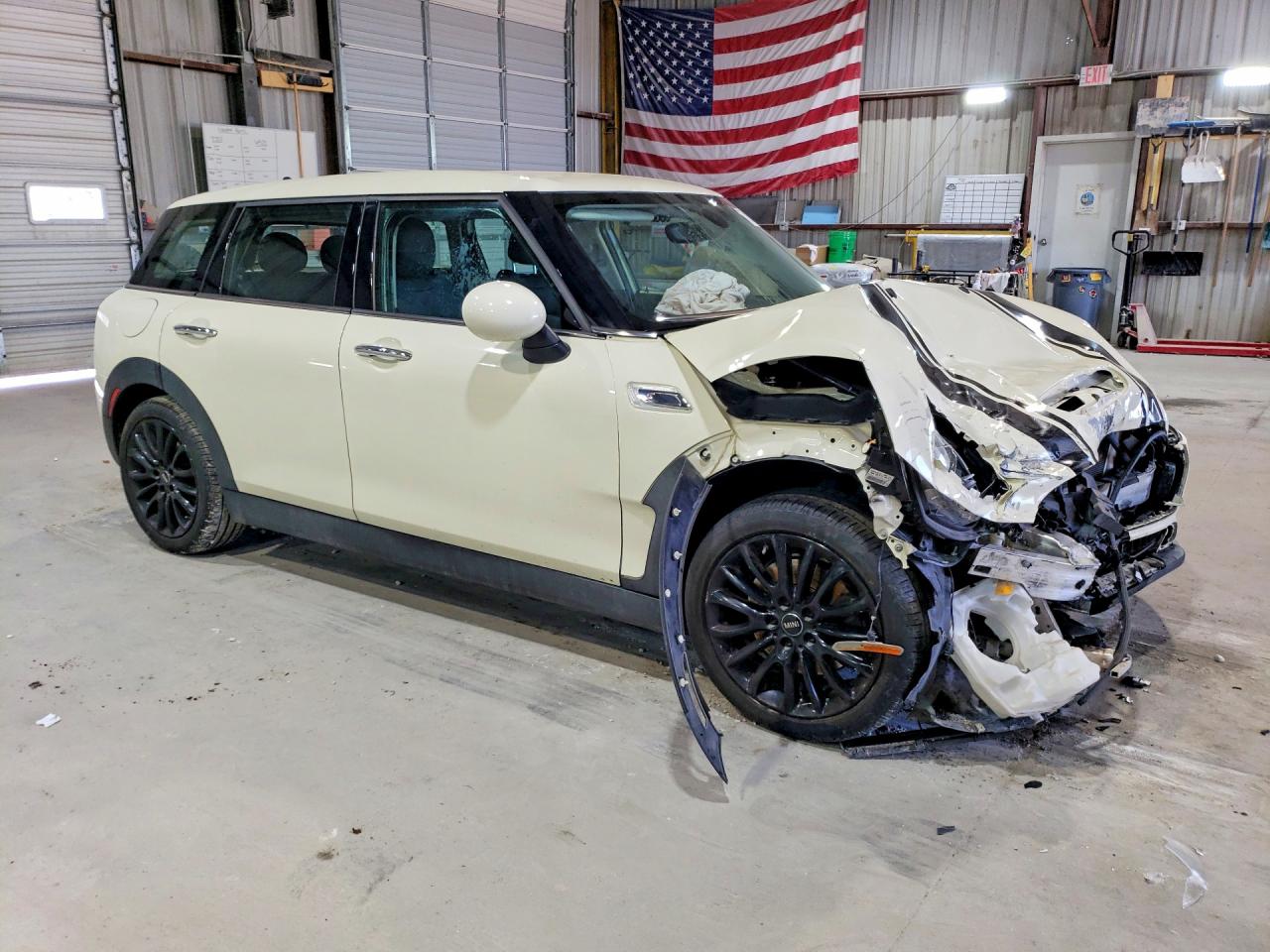 2019 MINI COOPER S CLUBMAN photo 4