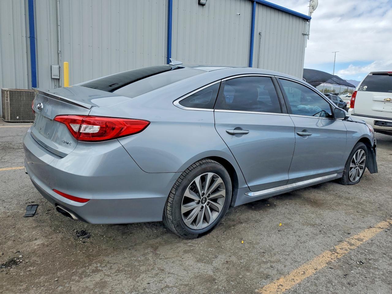 2015 HYUNDAI SONATA SPORT photo 5