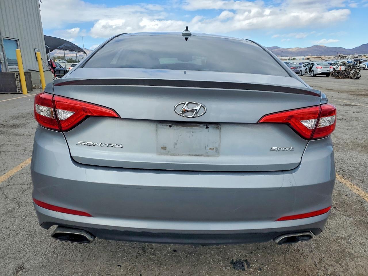 2015 HYUNDAI SONATA SPORT photo 11