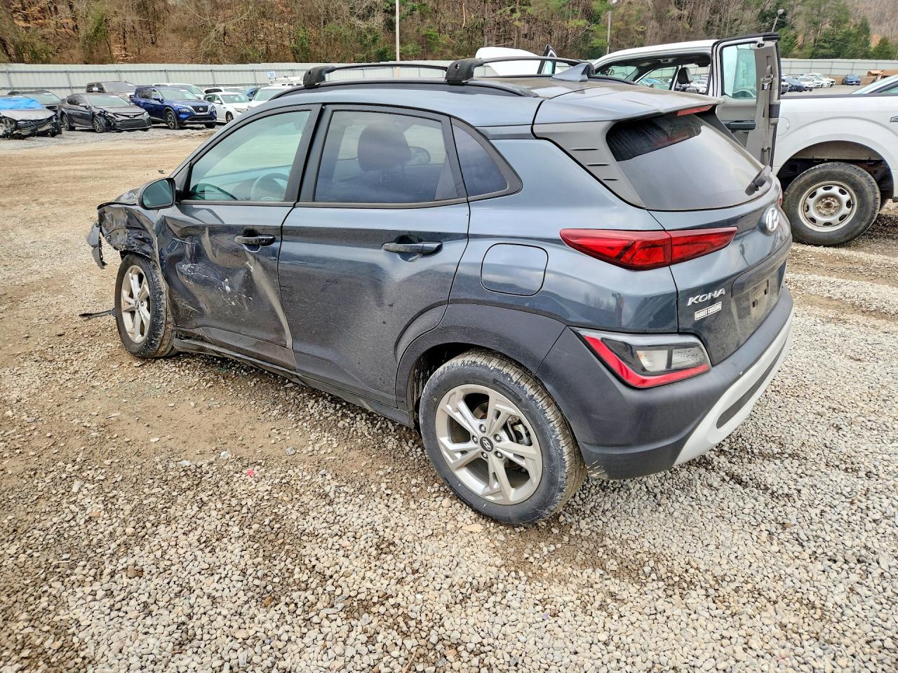 2022 HYUNDAI KONA SEL photo 2