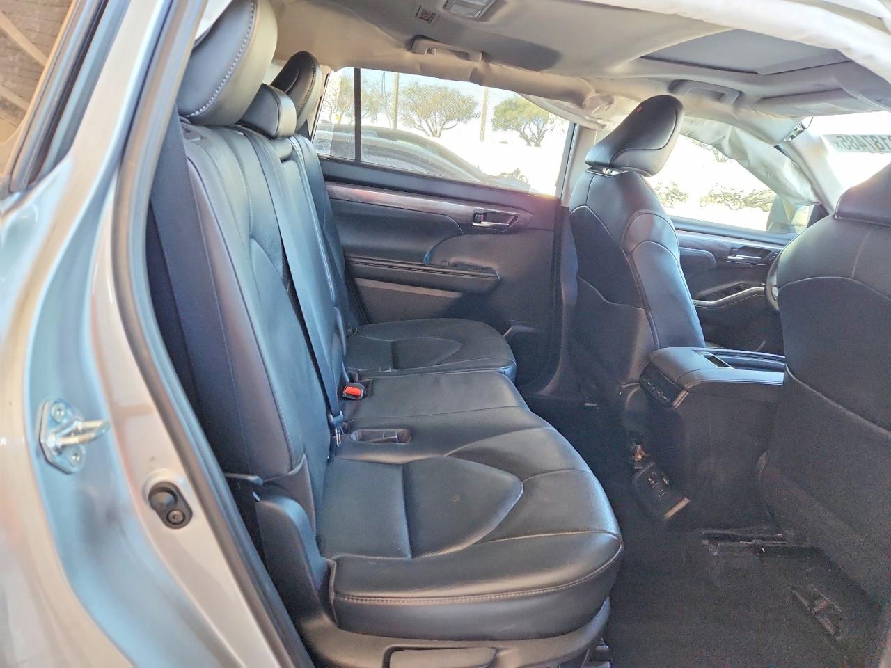 2021 TOYOTA HIGHLANDER HYBRID LIMITED photo 31
