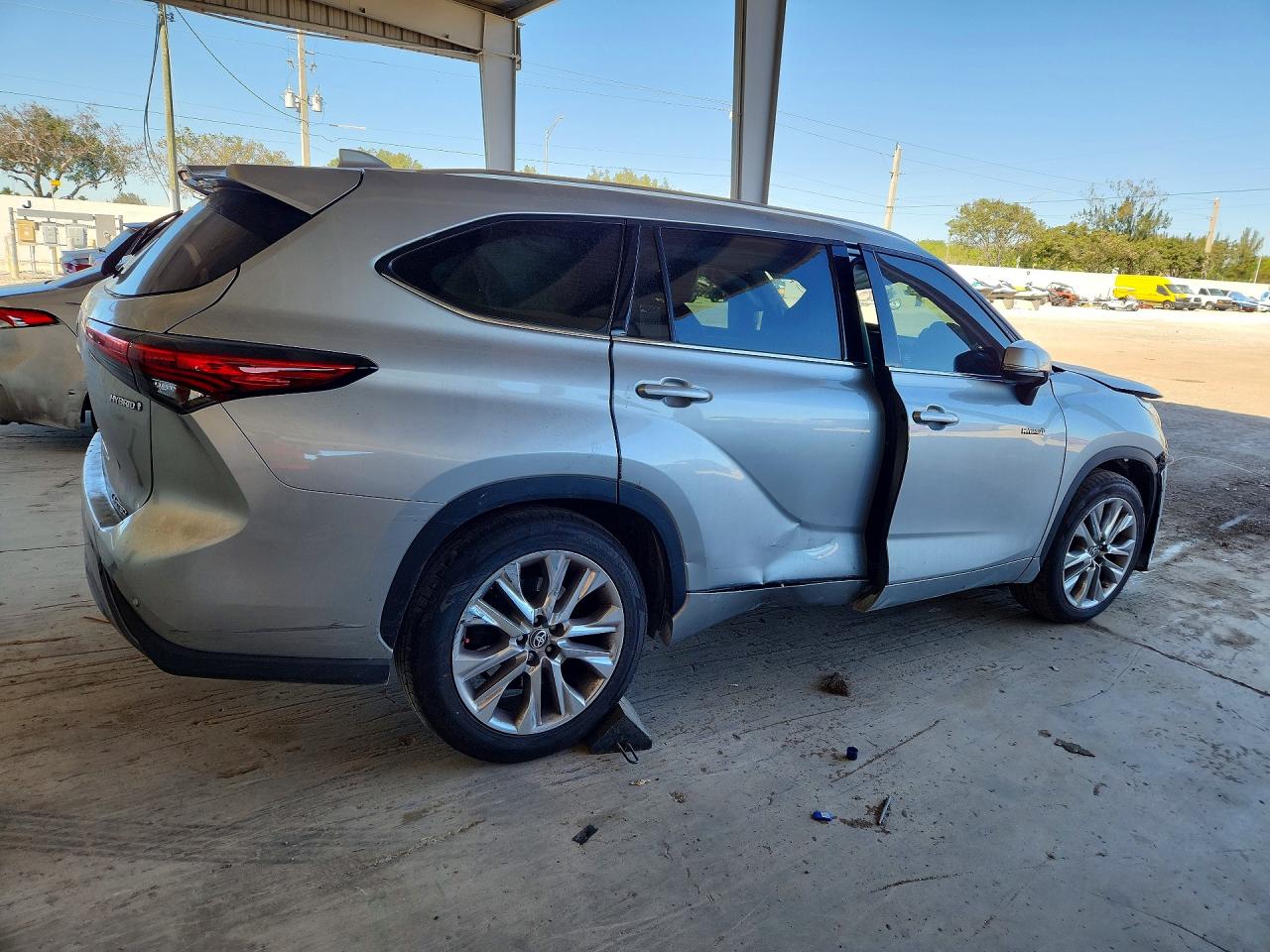 2021 TOYOTA HIGHLANDER HYBRID LIMITED photo 7