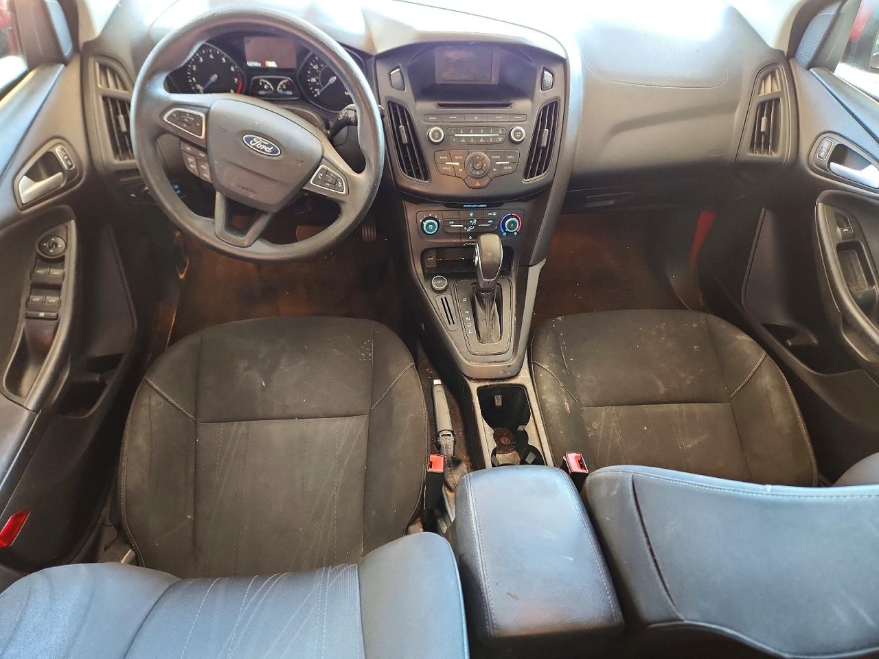 2017 FORD FOCUS SE photo 15